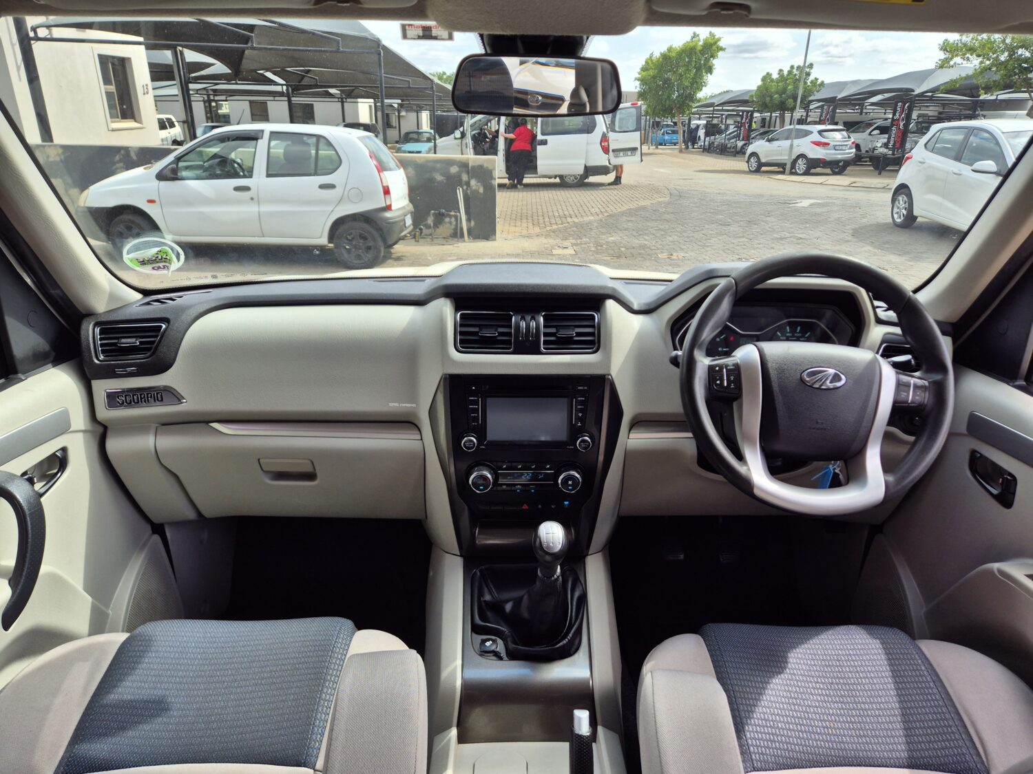 Mahindra Scorpio 2.2CRDe S10 8-Seater