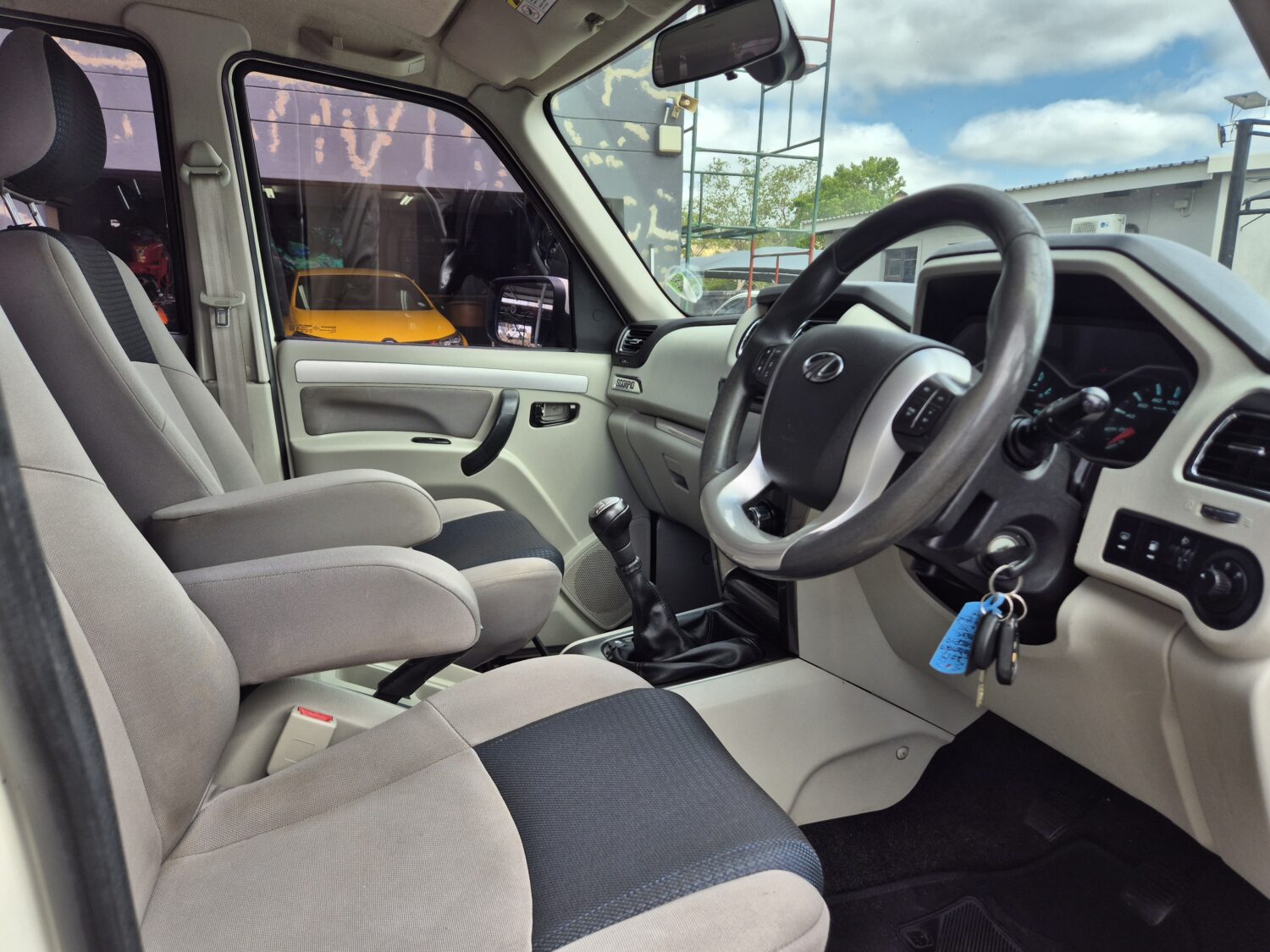 Mahindra Scorpio 2.2CRDe S10 8-Seater